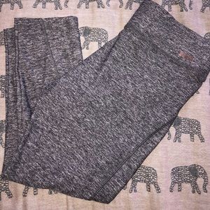 PINK Women's Cropped Leggings